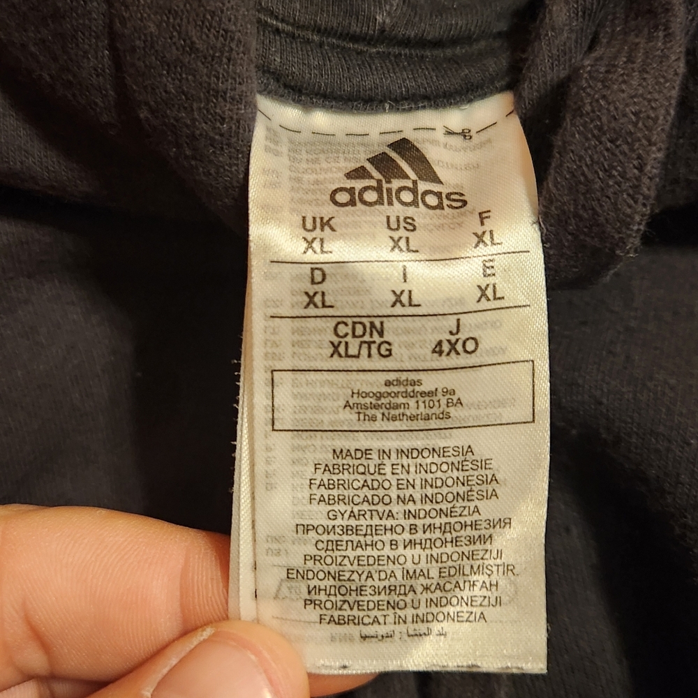 Adidas - Picture 3 of 4